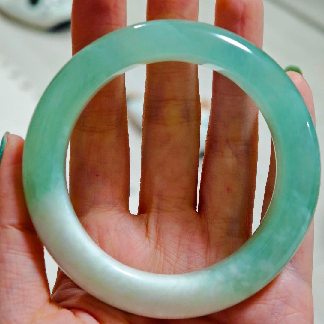 高品質 翡翠軟玉ネフライト 天青凍バングル 腕輪 岫玉57.4mm 68.6g