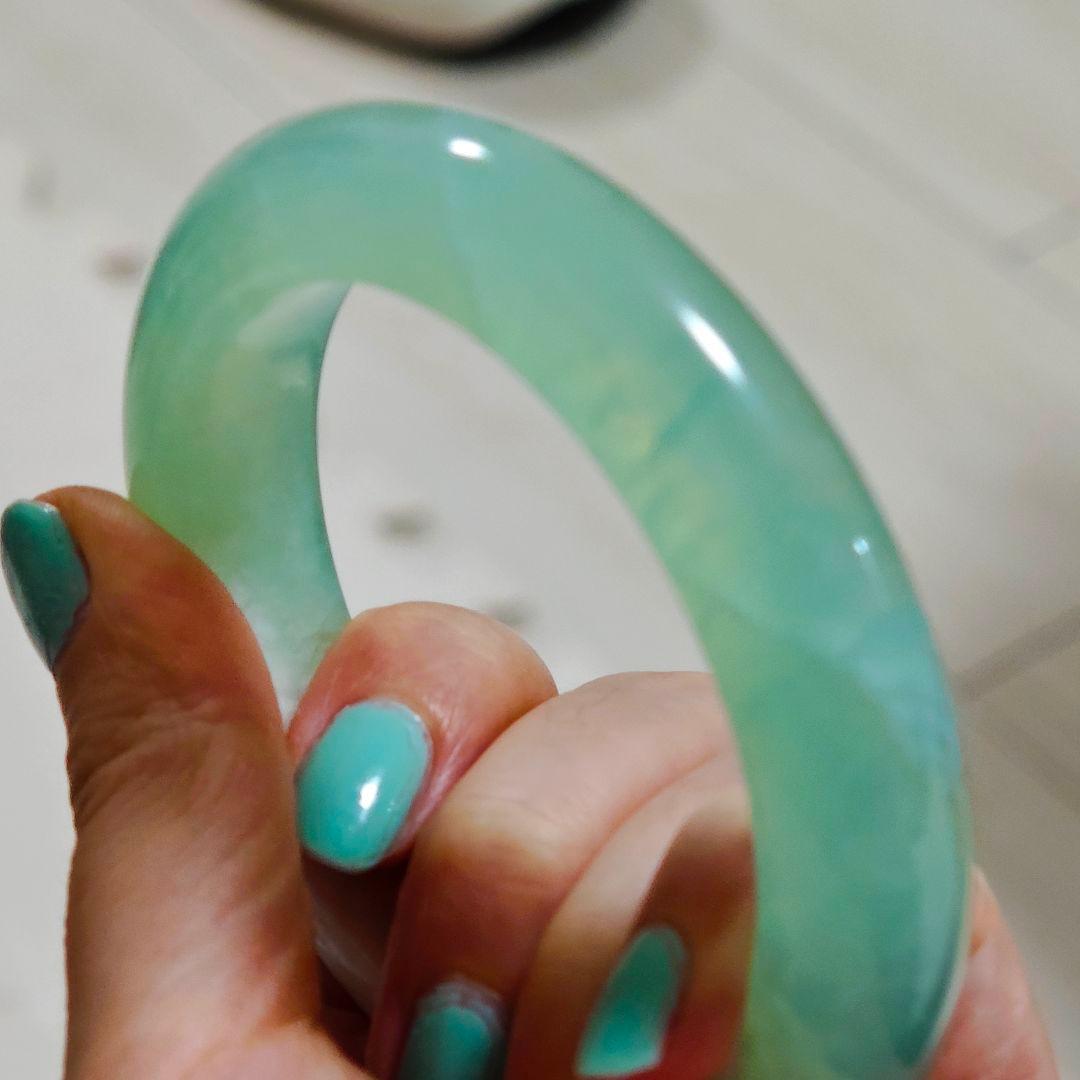 高品質 翡翠軟玉ネフライト 天青凍バングル 腕輪 岫玉57.4mm 68.6g