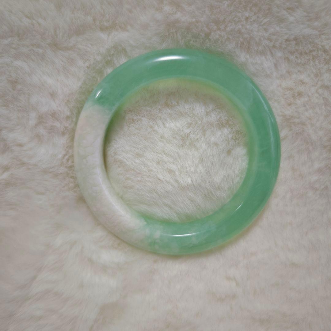 高品質 翡翠軟玉ネフライト 天青凍バングル 腕輪 岫玉57.4mm 68.6g