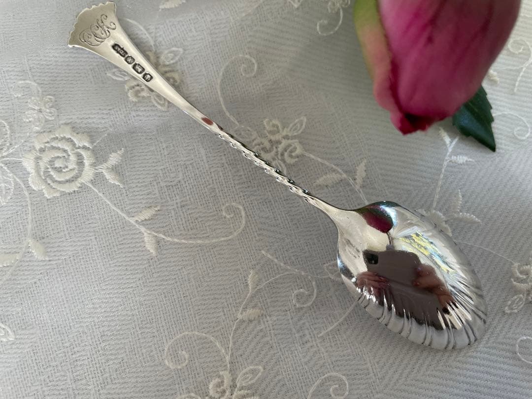 英国　スターリングシルバーシェル型スプーン　１本