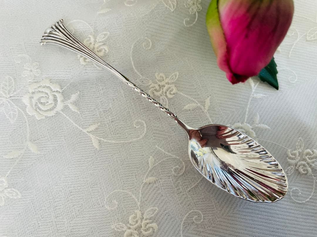 英国　スターリングシルバーシェル型スプーン　１本