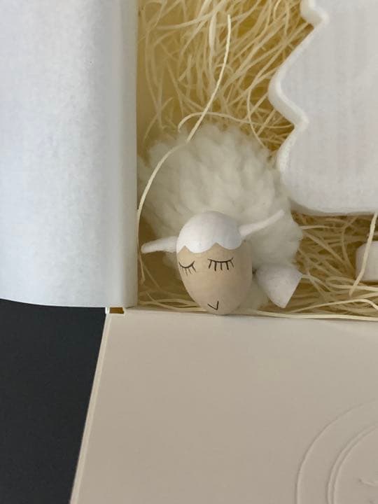 ノルディカニッセ ウサギを抱えたサンタ&白羊&ツリー - メルカリ