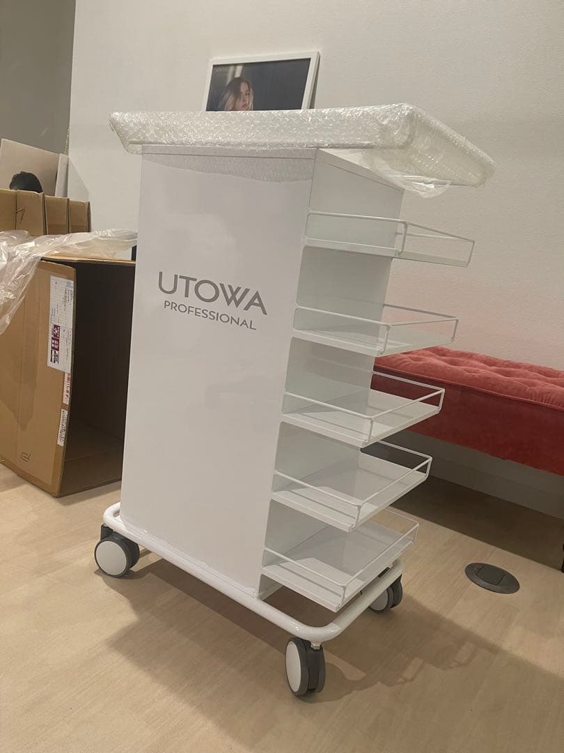 ウトワ　美容室用カート