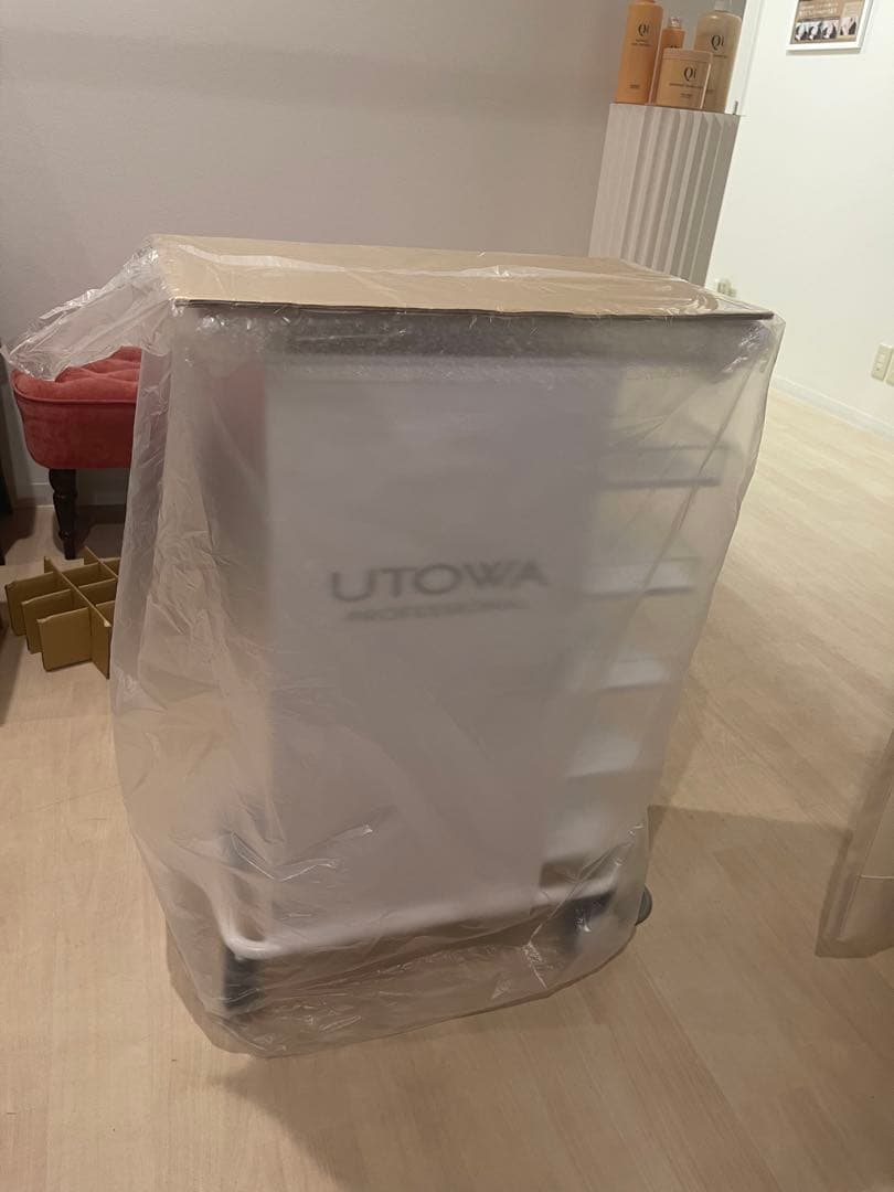 ウトワ　美容室用カート