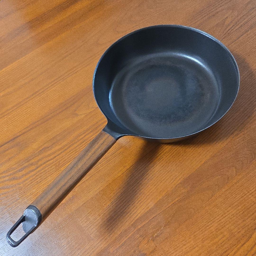 VERMICULAR フライパン 蓋付きレシピ本付き 24cm