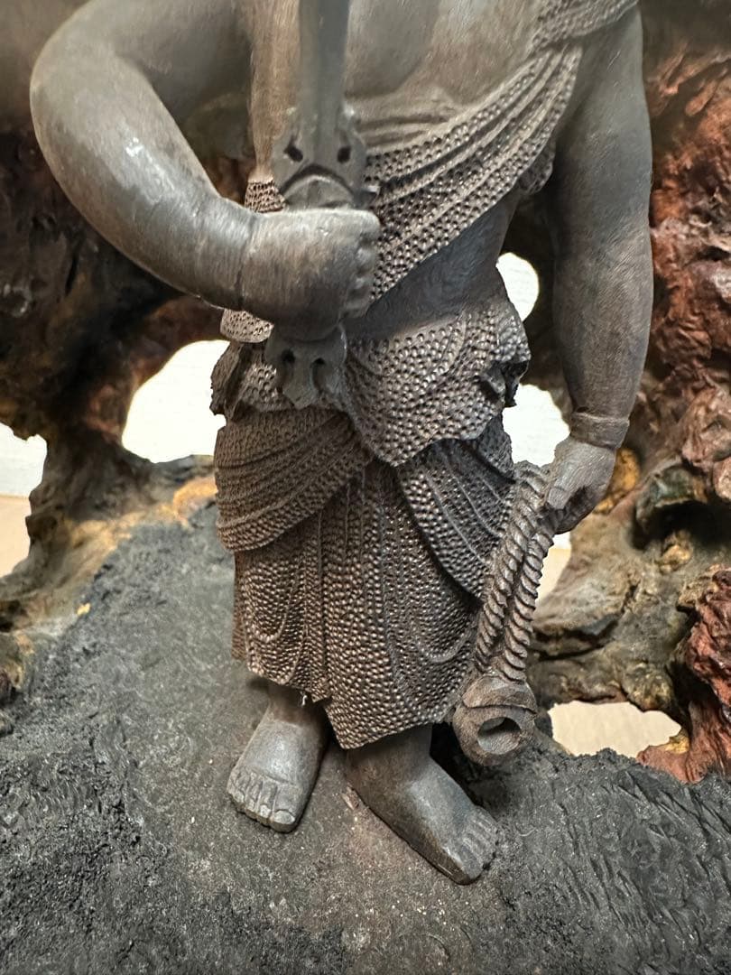 自然木の仏像彫刻 柿の木台座付き 不動明王 - メルカリ