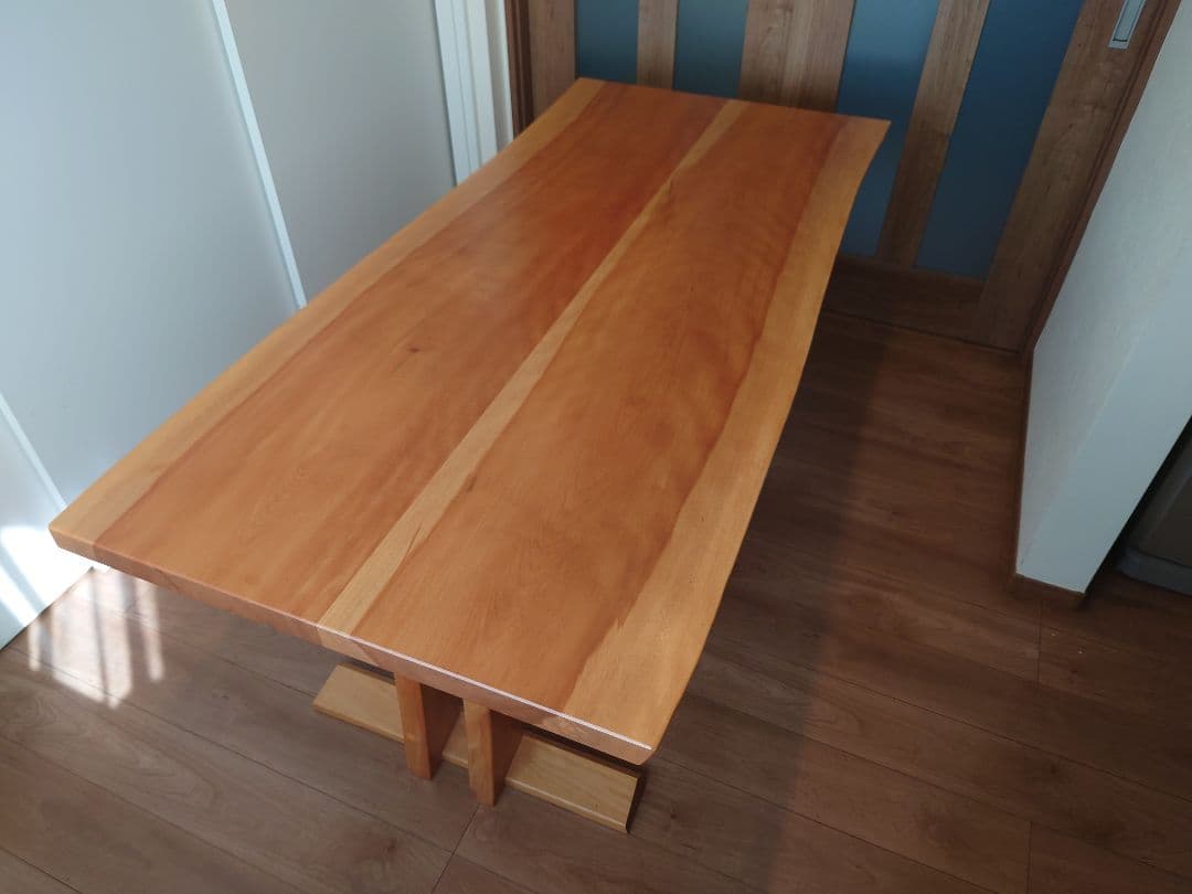 無垢材ダイニングテーブル （葉山ガーデン）