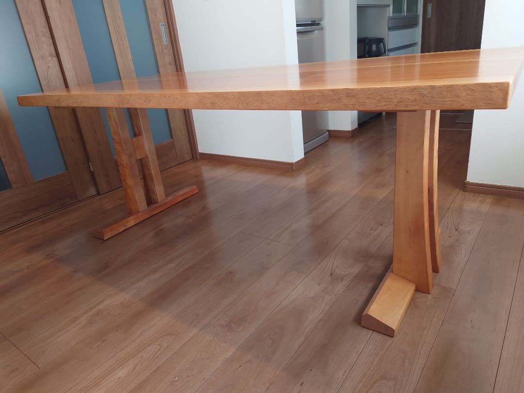 無垢材ダイニングテーブル （葉山ガーデン）