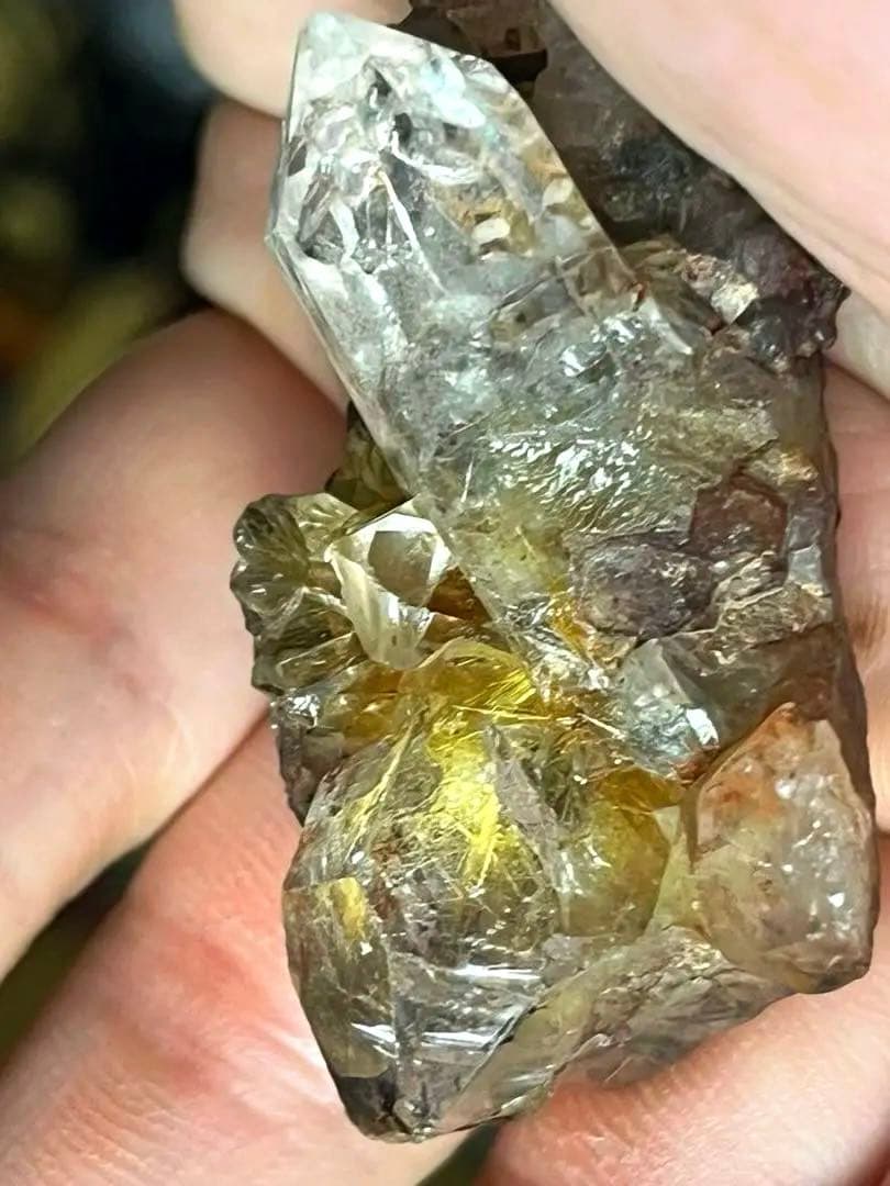 ルチルクォーツ　原石　天然石　ガーデン　クラスター　六角柱　ポイント