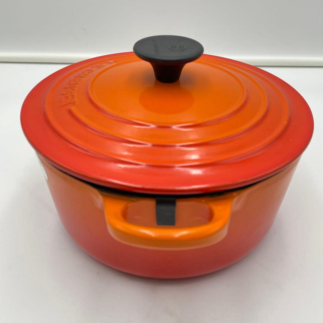 未使用　ル・クルーゼ ココット・ロンド 18cm オレンジ (ヴォルカニック)