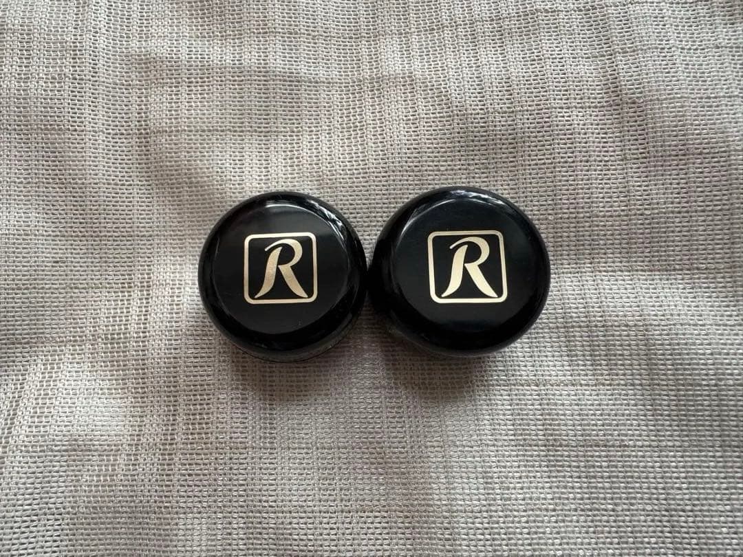 ロイヤルハーブEXクリーム (30ml)2本 、SSクリーム(35ml)１本です