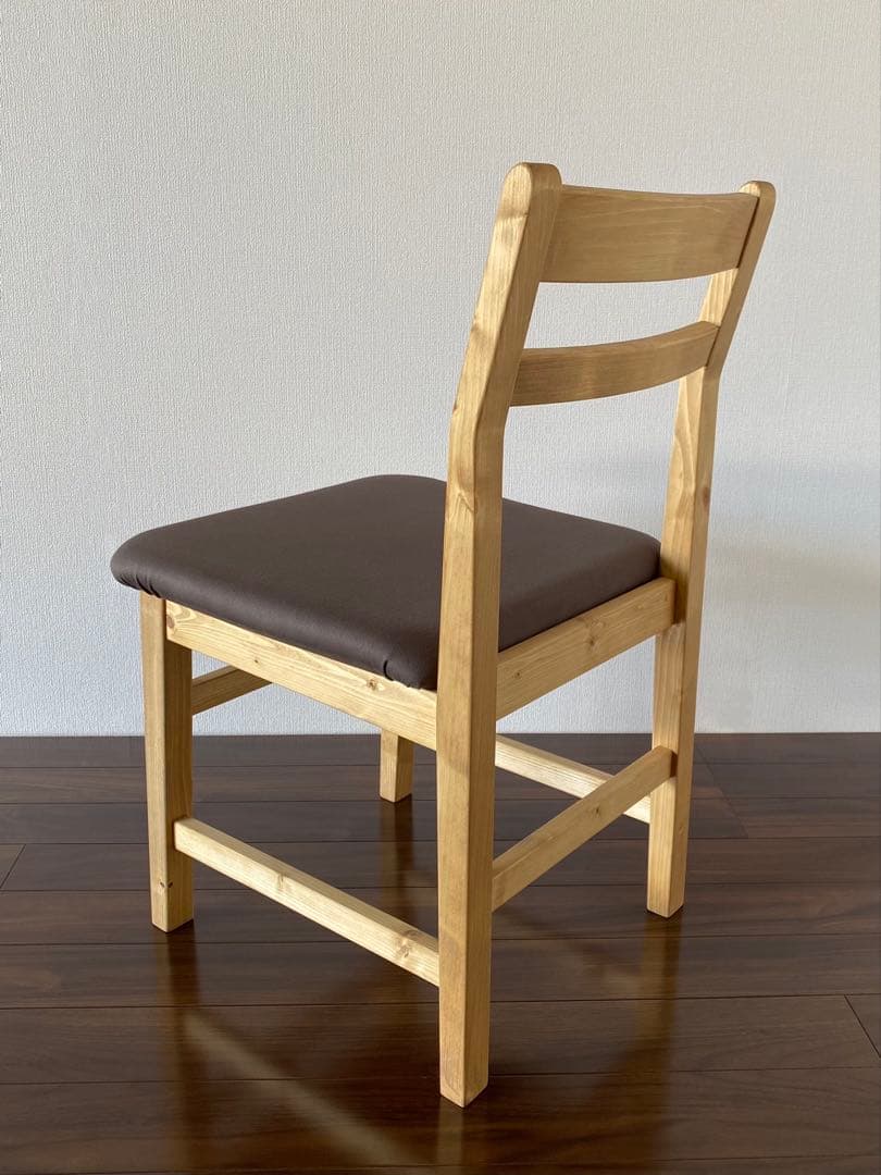 北欧スタイルの椅子(グレー)