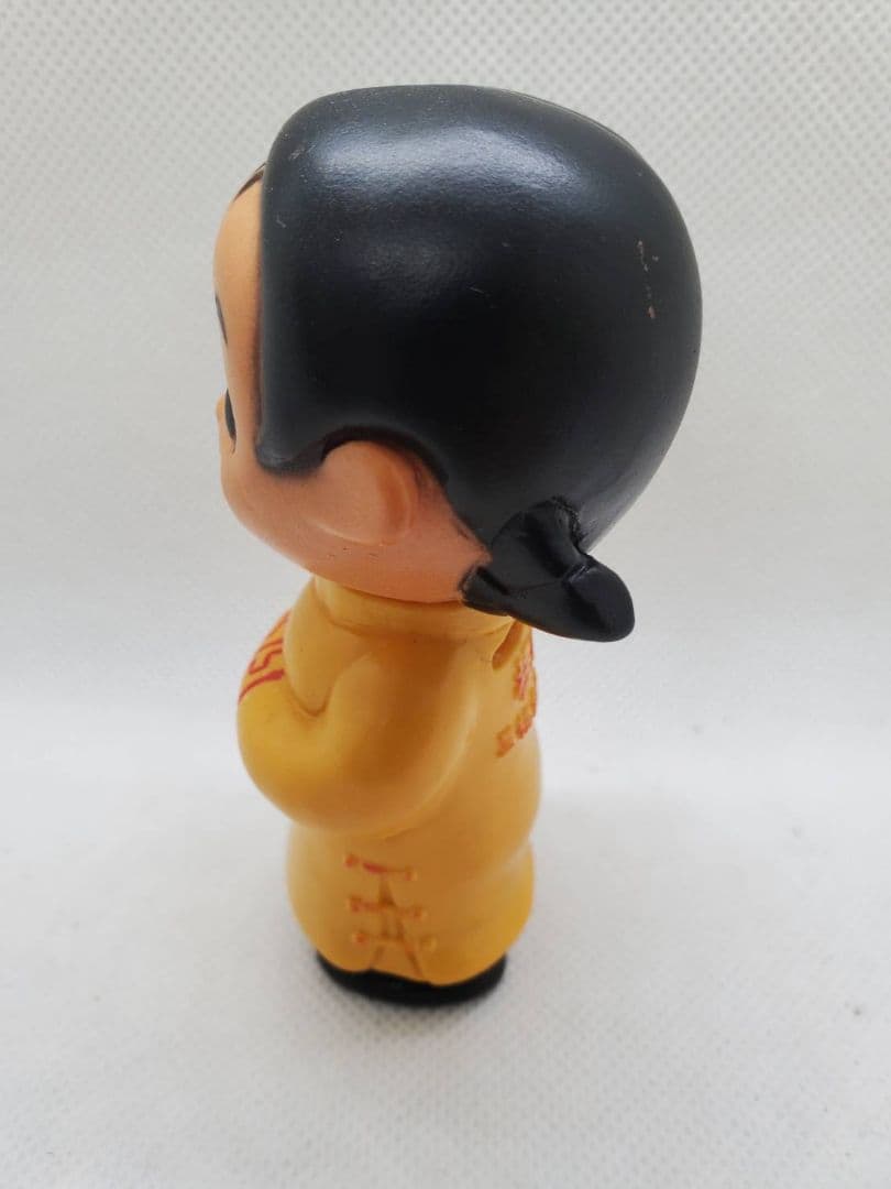 三桃食品　株式会社　ソフビ　桃ちゃん　貯金箱　　ノベルティ　企業物