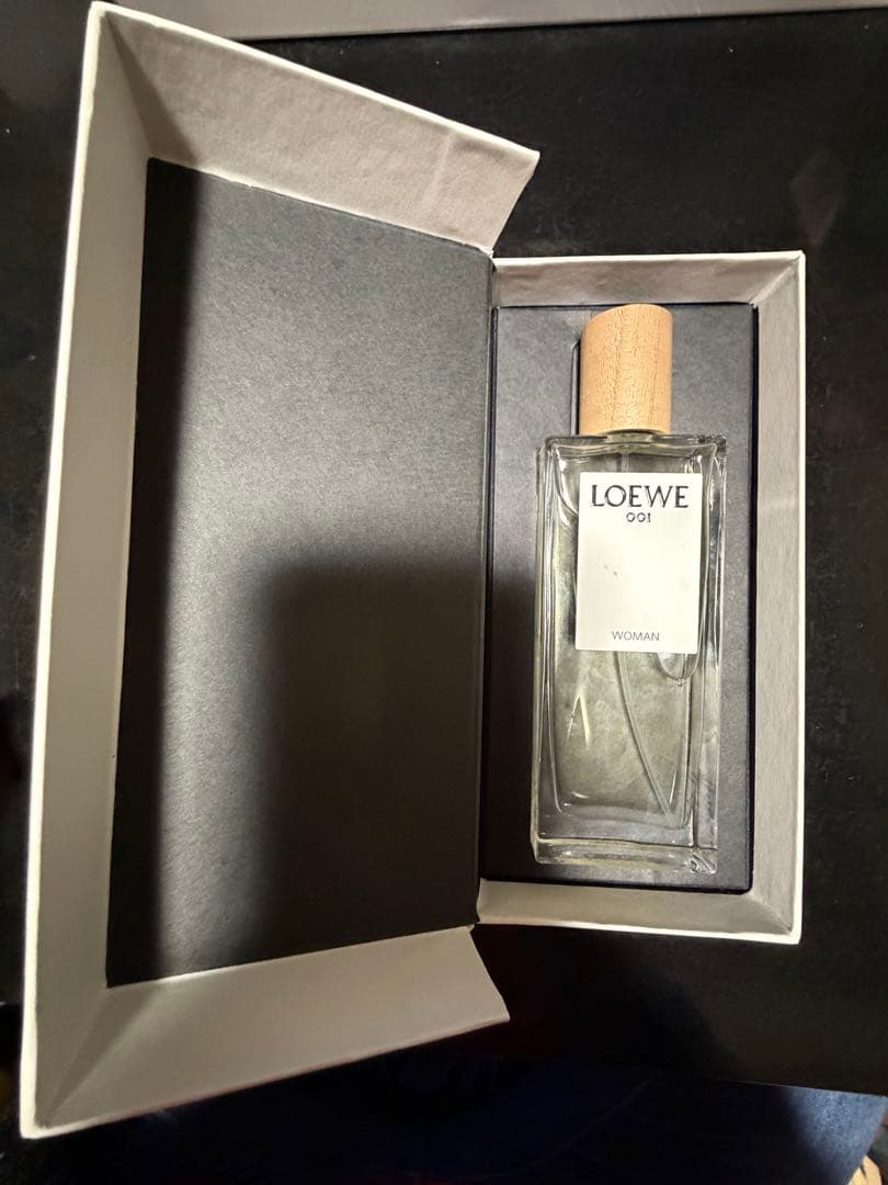 未使用に近い ロエベ LOEWE 001 WOMAN 香水 50ml