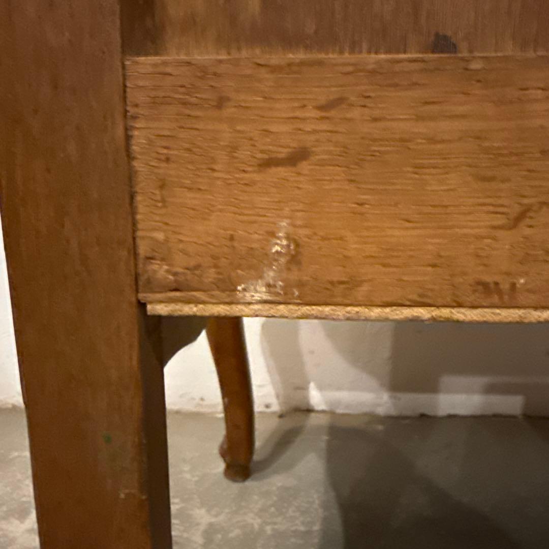 ヴィンテージ　木製サイドテーブル　扉収納付き　猫脚　2