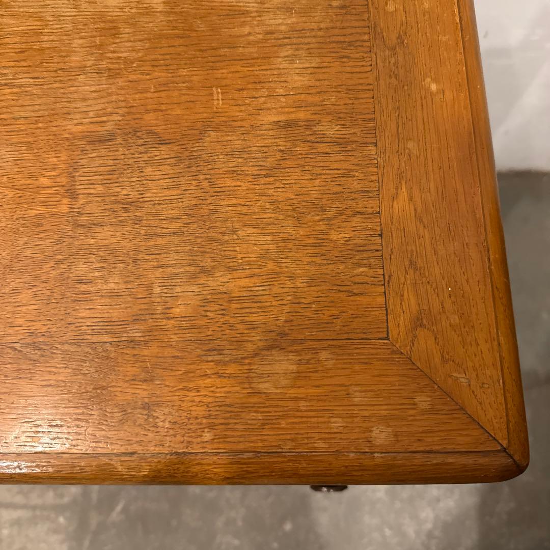 ヴィンテージ　木製サイドテーブル　扉収納付き　猫脚　2