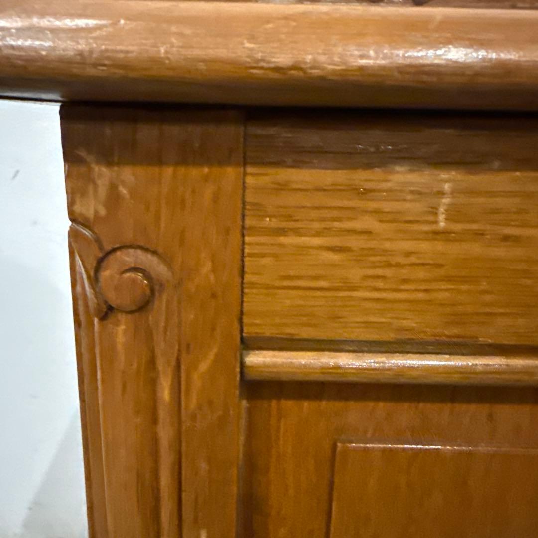 ヴィンテージ　木製サイドテーブル　扉収納付き　猫脚　2