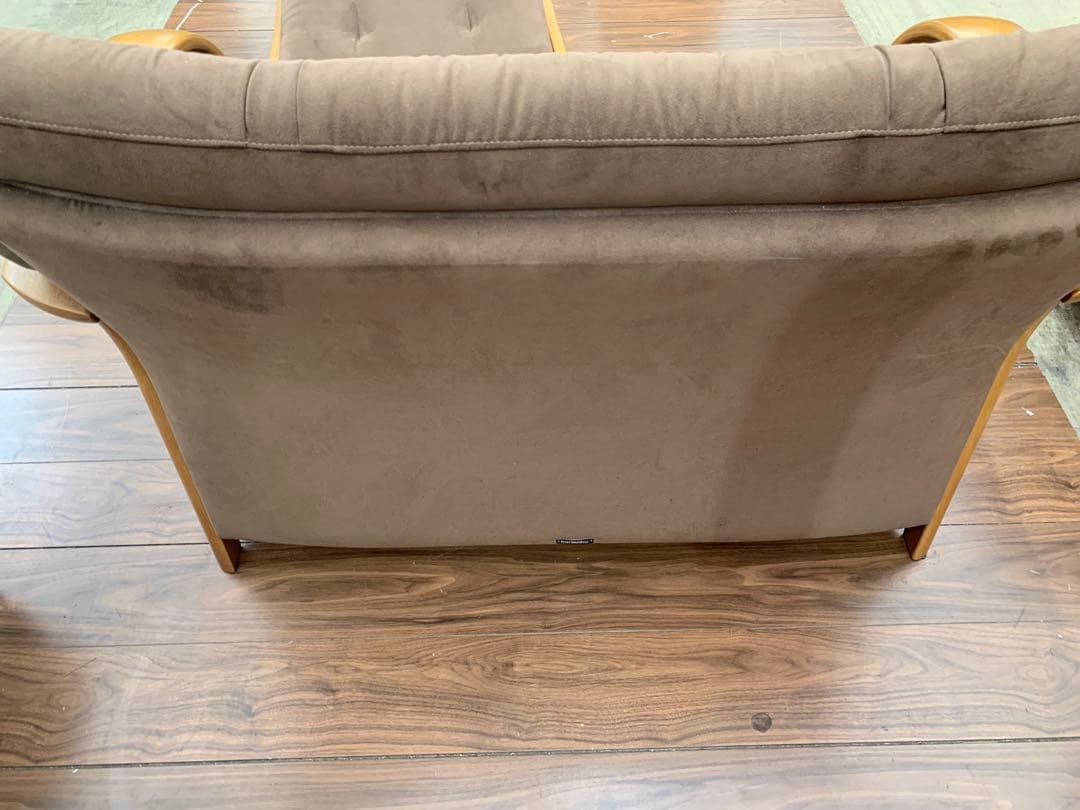 カリモク WT3332 CITA張地 オットマン付 希少スエード　布張り仕様