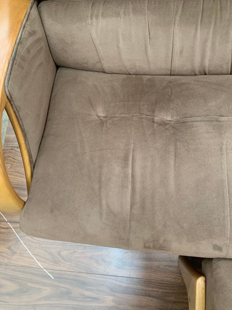 カリモク WT3332 CITA張地 オットマン付 希少スエード　布張り仕様