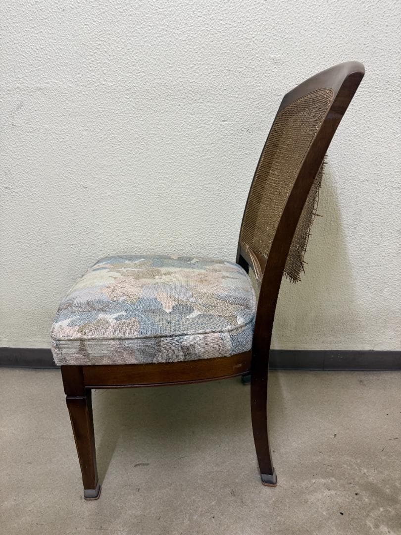 マルニ木工 地中海シリーズ ダイニングチェア/背もたれ籐破れあり／張替え前提