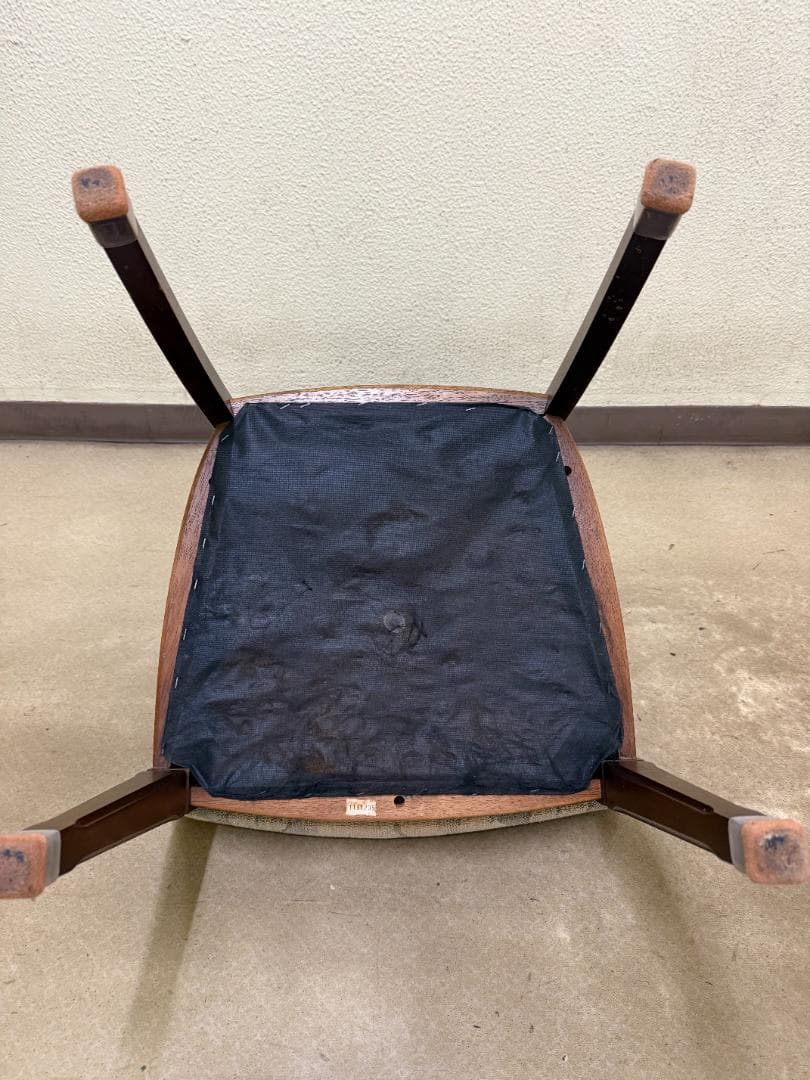 マルニ木工 地中海シリーズ ダイニングチェア/背もたれ籐破れあり／張替え前提