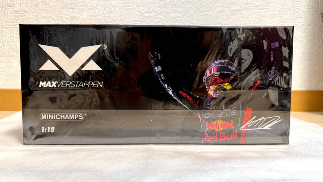【新品未開封】ミニチャンプス RedBull RB19 1/18 モデルカー 楽天市場】ミニカー 1/18 オラクル レッドブル レーシング RB19(2023