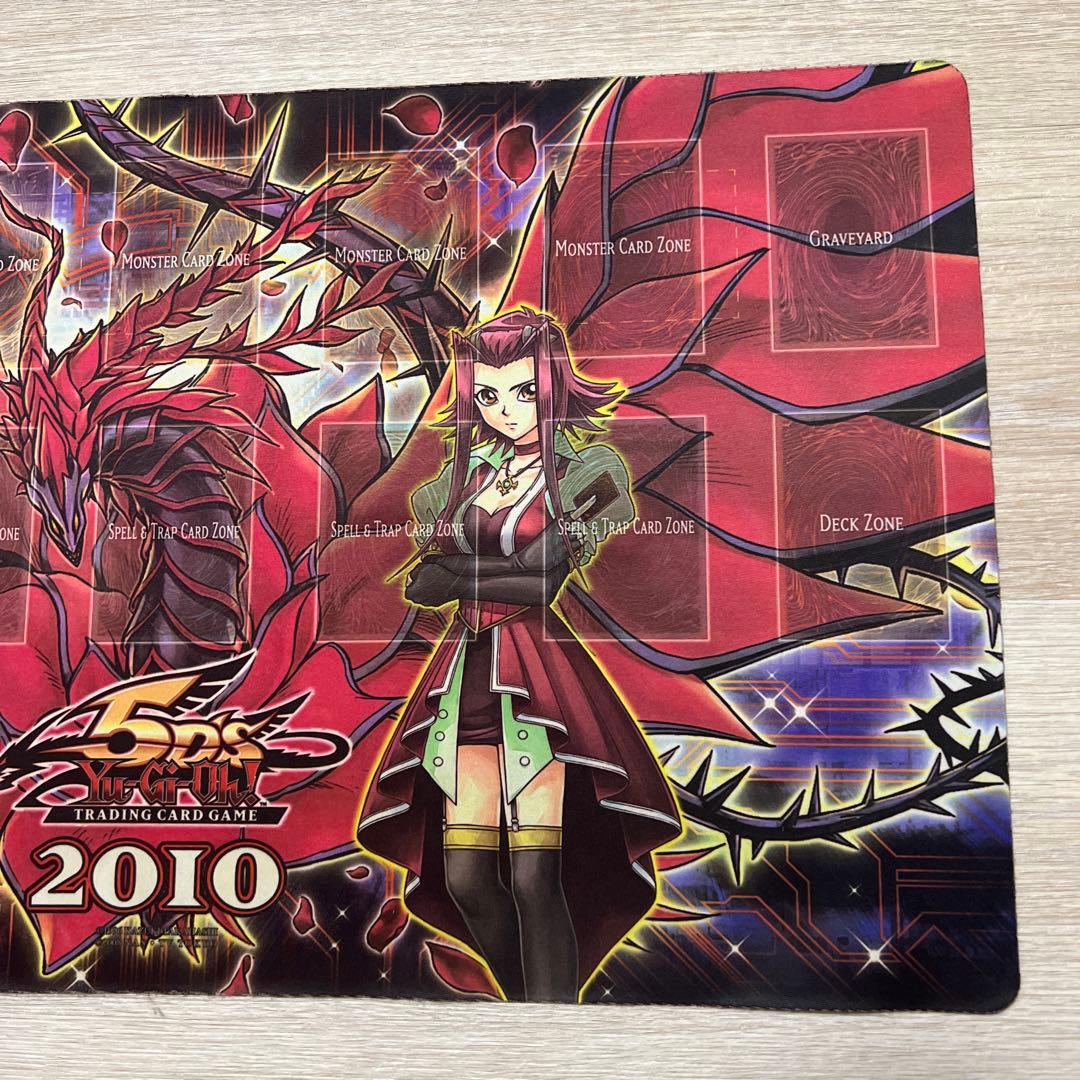 遊戯王 公式プレイマット 十六夜アキ&ブラックローズドラゴン 2010