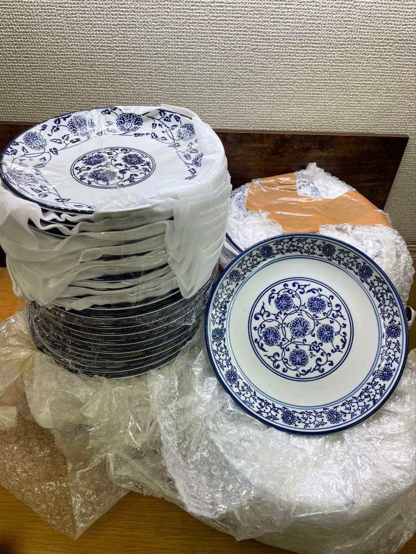 青花食器（お皿、麺碗、器、調味料入れ、レンゲなど）