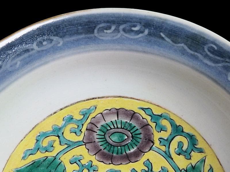 古伊万里 墨弾に雲龍 色絵 花に唐草の図 6寸皿 B130AS-DBc - メルカリ