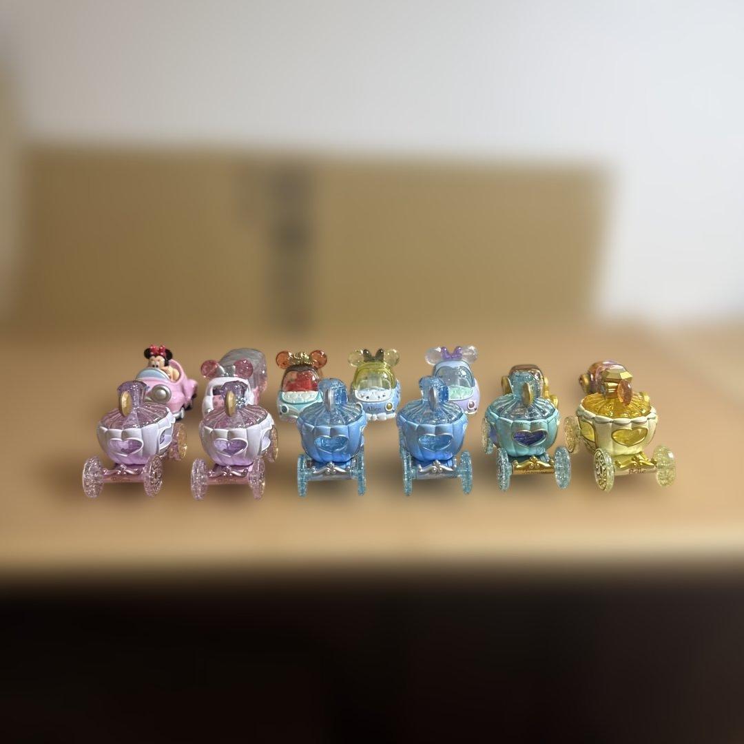 【限定】トミカ　ディズニーシリーズ　13台＋ディスプレイケース4個　セット
