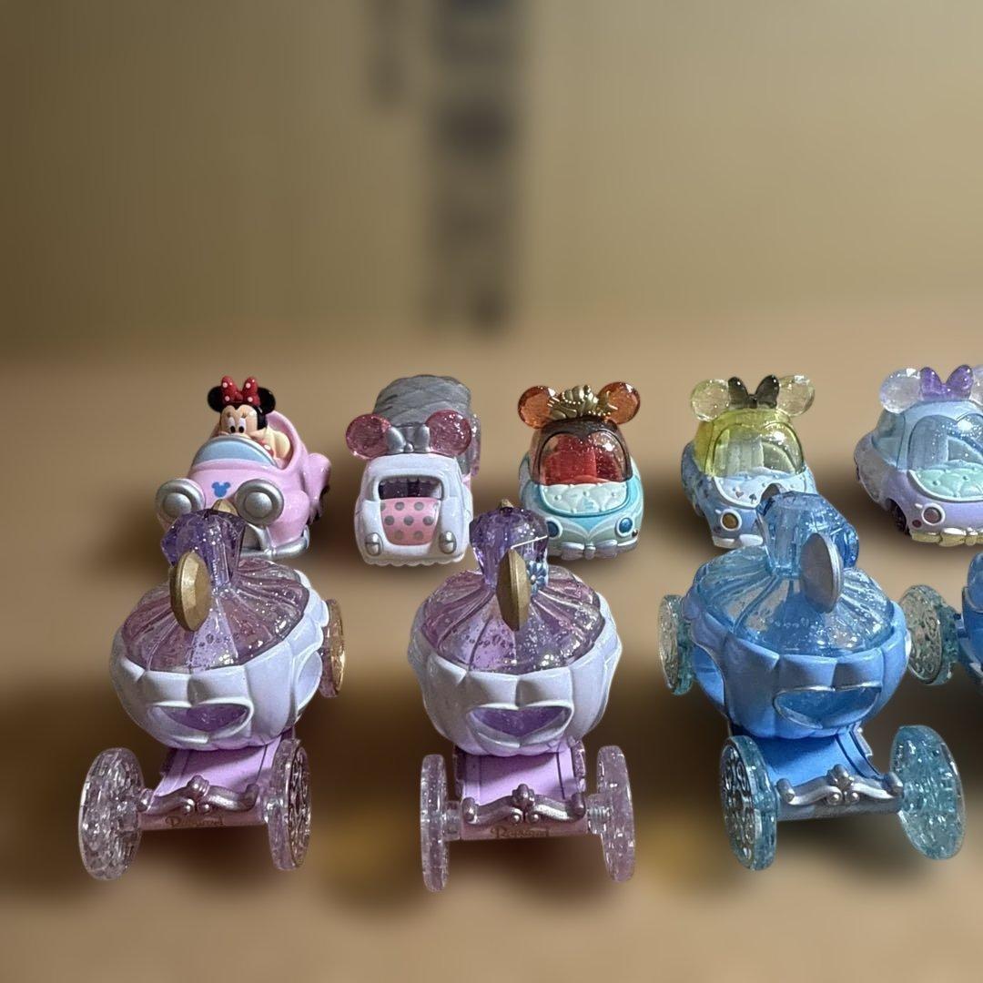 【限定】トミカ　ディズニーシリーズ　13台＋ディスプレイケース4個　セット