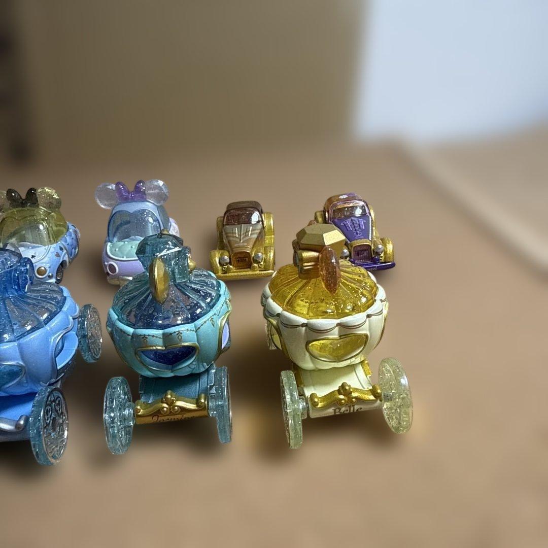 【限定】トミカ　ディズニーシリーズ　13台＋ディスプレイケース4個　セット