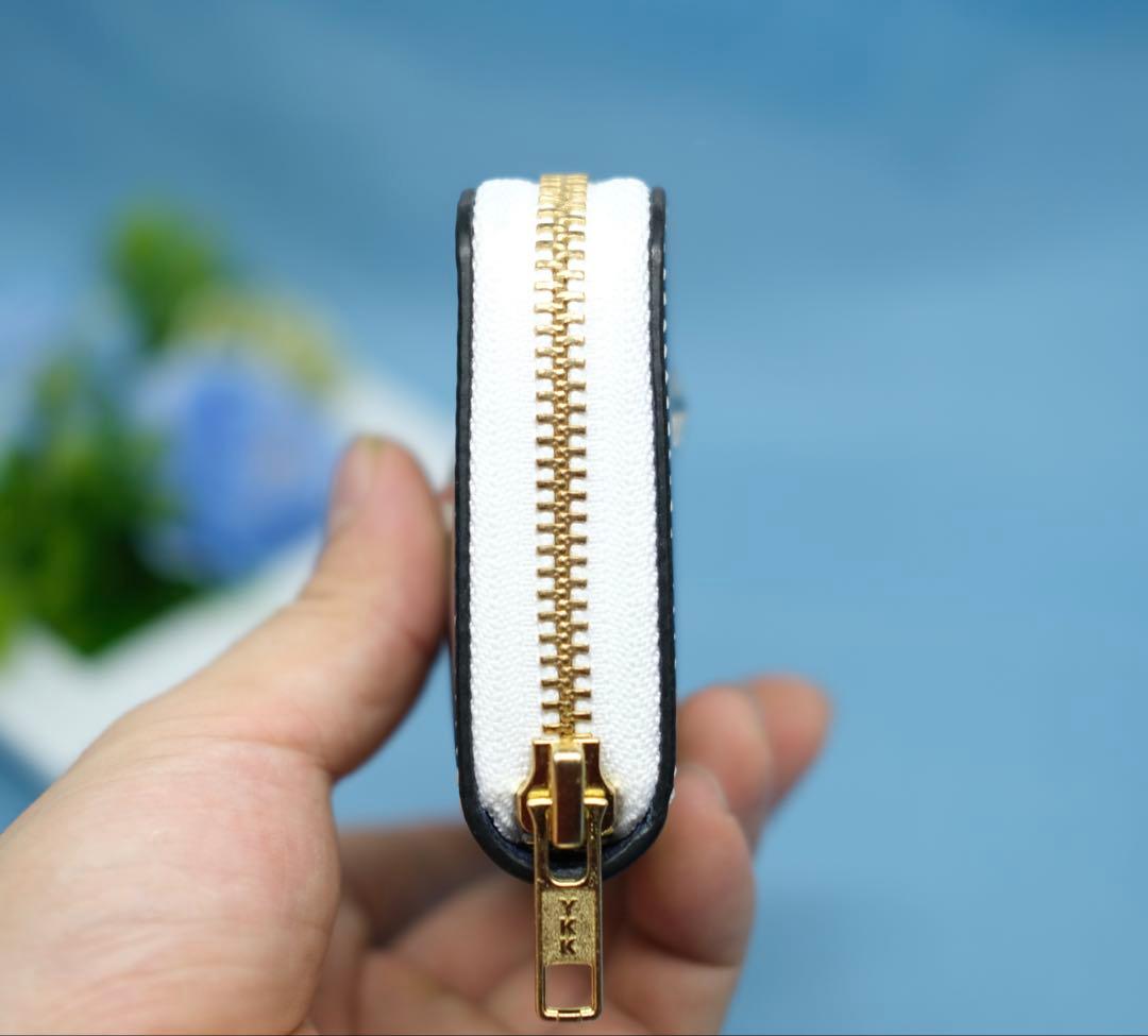 ルガトショルダー レザー ラウンドファスナー ミニウォレット　ネイビーカラー