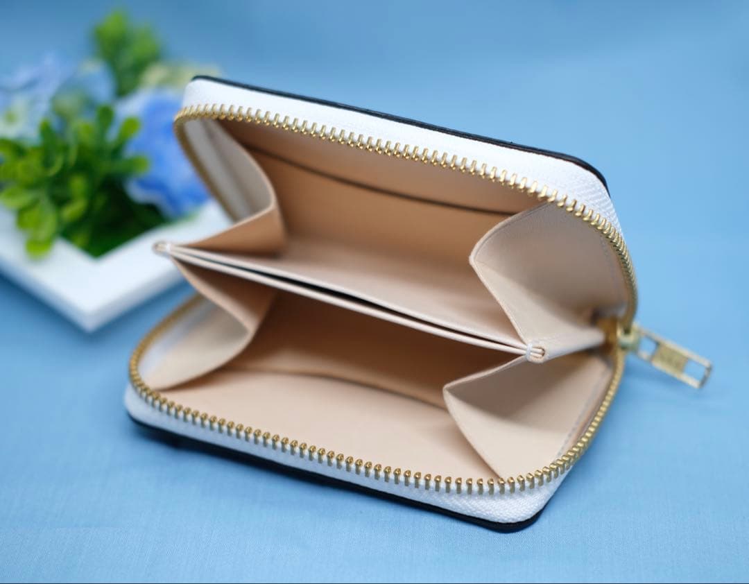 ルガトショルダー レザー ラウンドファスナー ミニウォレット　ネイビーカラー