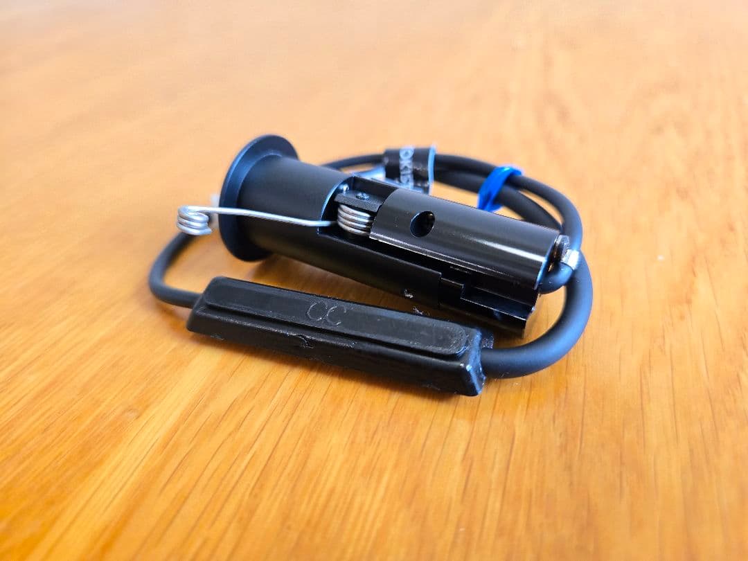 トキ マイクロピンホールダウンライト MPD02-27K-24D-BC-B ①