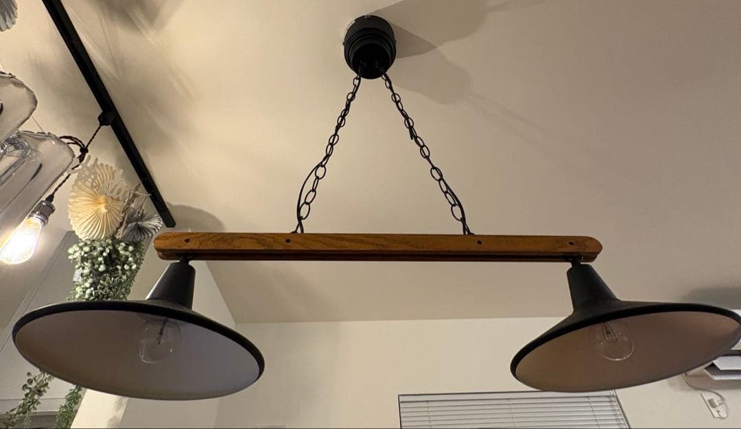 木製・黒金属のペンダントライト