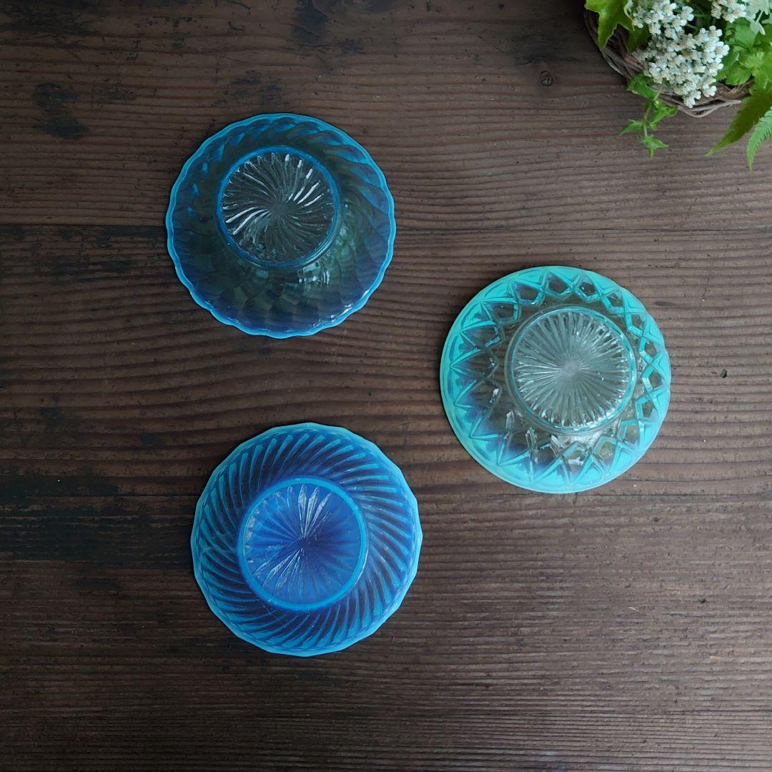 【ご成約】花縁乳白 プレスガラス 和ガラス 氷コップ と骨董の器 おまとめ