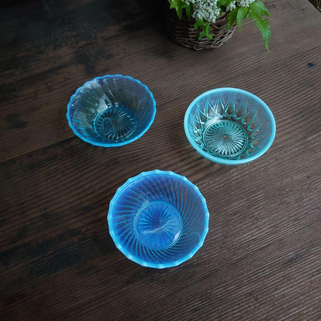 【ご成約】花縁乳白 プレスガラス 和ガラス 氷コップ と骨董の器 おまとめ