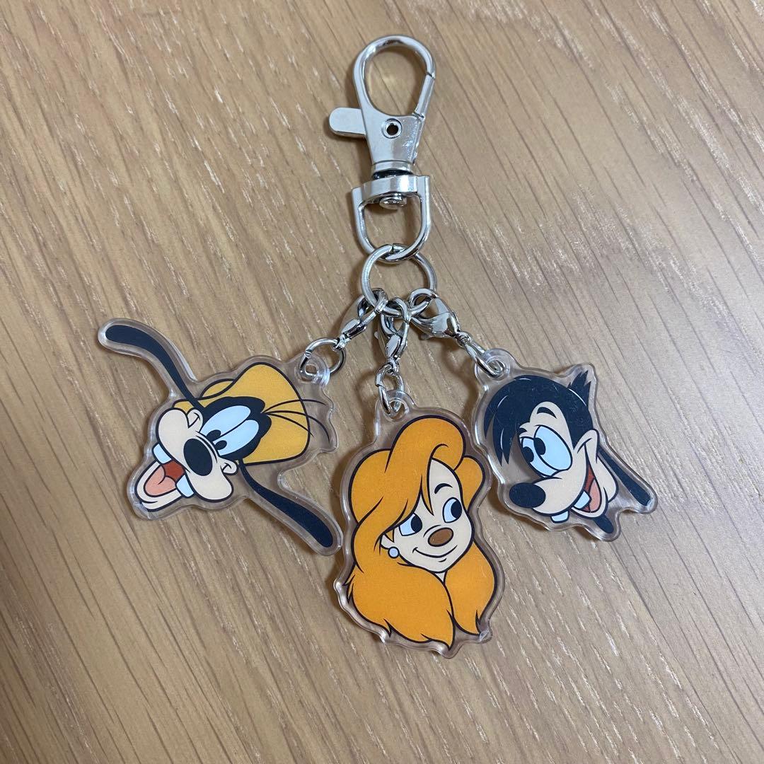 ディズニー トリオアクリルキーチェーン グーフィー - メルカリ