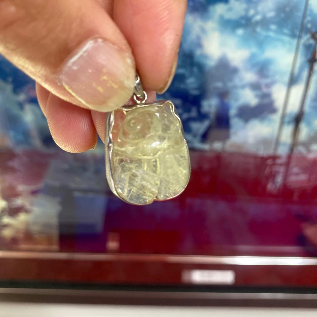 リビアングラス スカラベ　ペンダントトップ