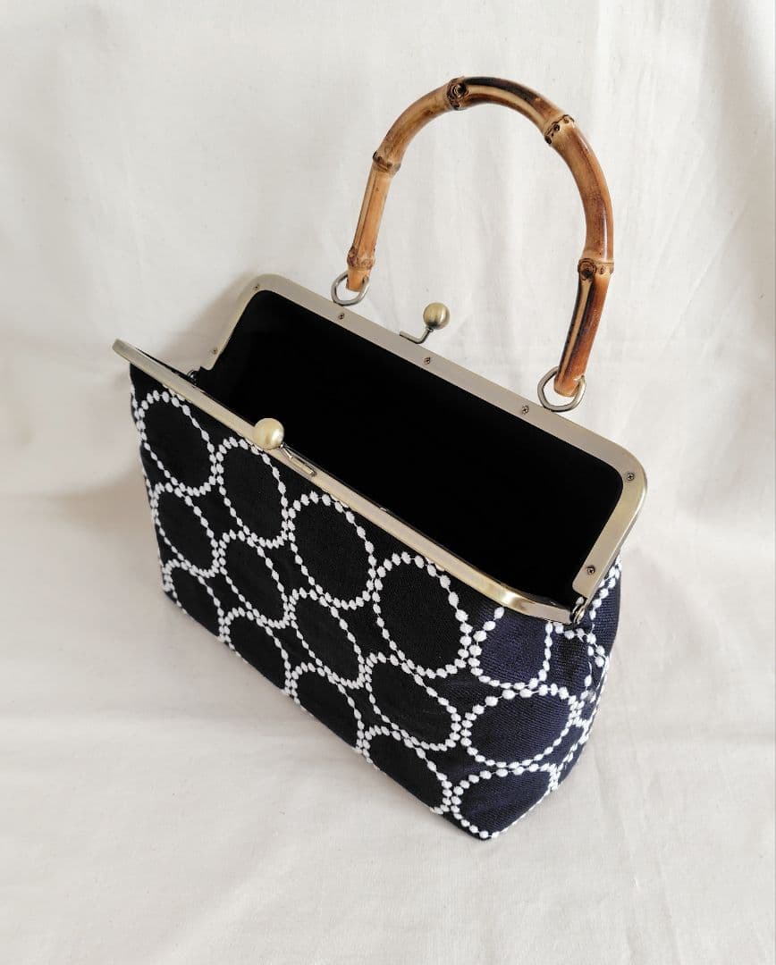 ミナペルホネン タンバリン がま口バッグ 竹ハンドル