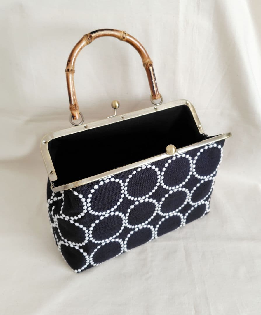 ミナペルホネン タンバリン がま口バッグ 竹ハンドル