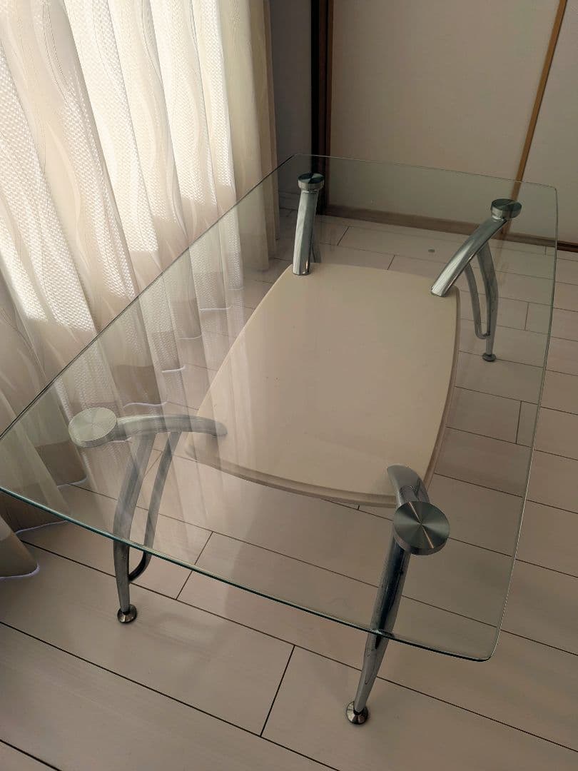 ガラステーブル