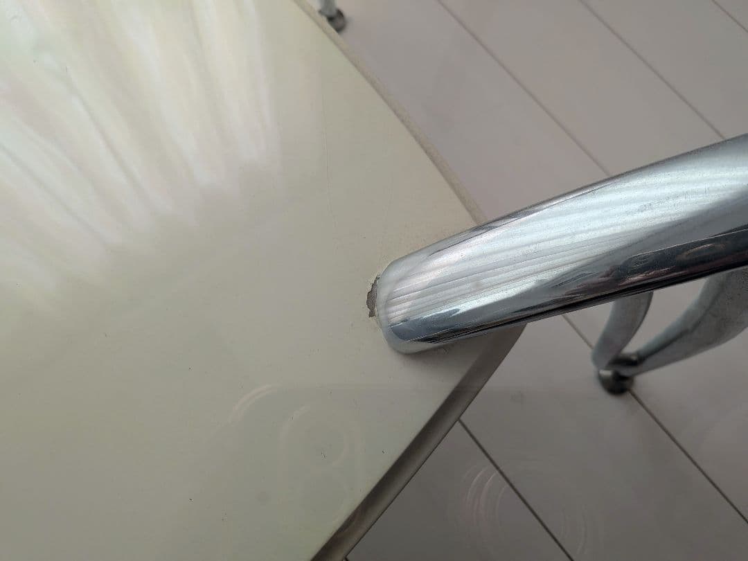 ガラステーブル