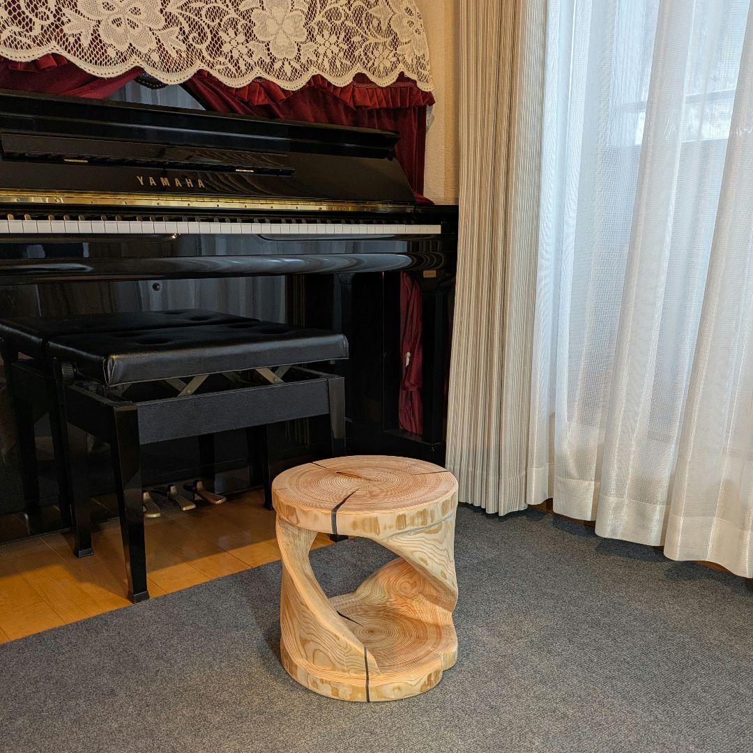 檜　丸太　椅子　スツール　くり抜き　ねじり　レジン　高さ約32.5cm