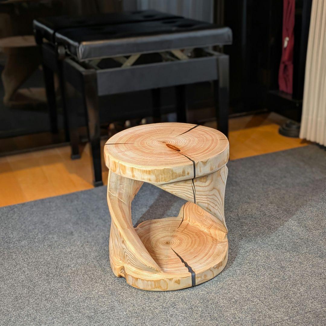 檜　丸太　椅子　スツール　くり抜き　ねじり　レジン　高さ約32.5cm