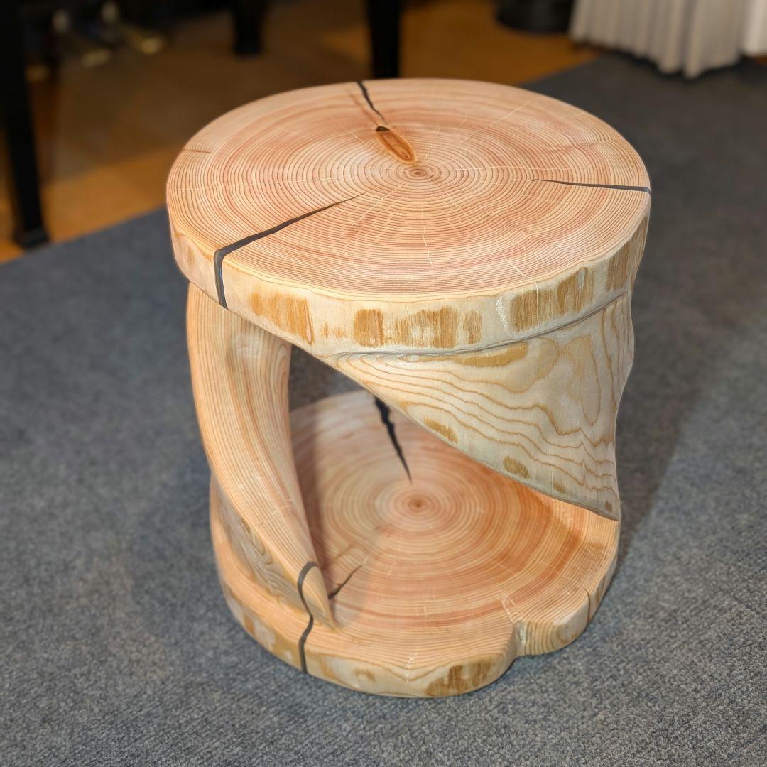 檜　丸太　椅子　スツール　くり抜き　ねじり　レジン　高さ約32.5cm