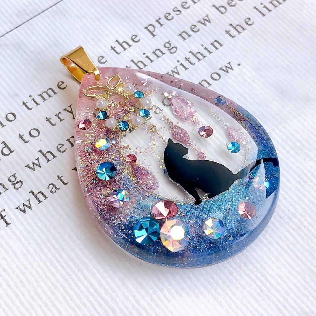 同梱値引100円❤️No.2393 レジン ペンダントトップ 猫 ネコ ねこ ♡