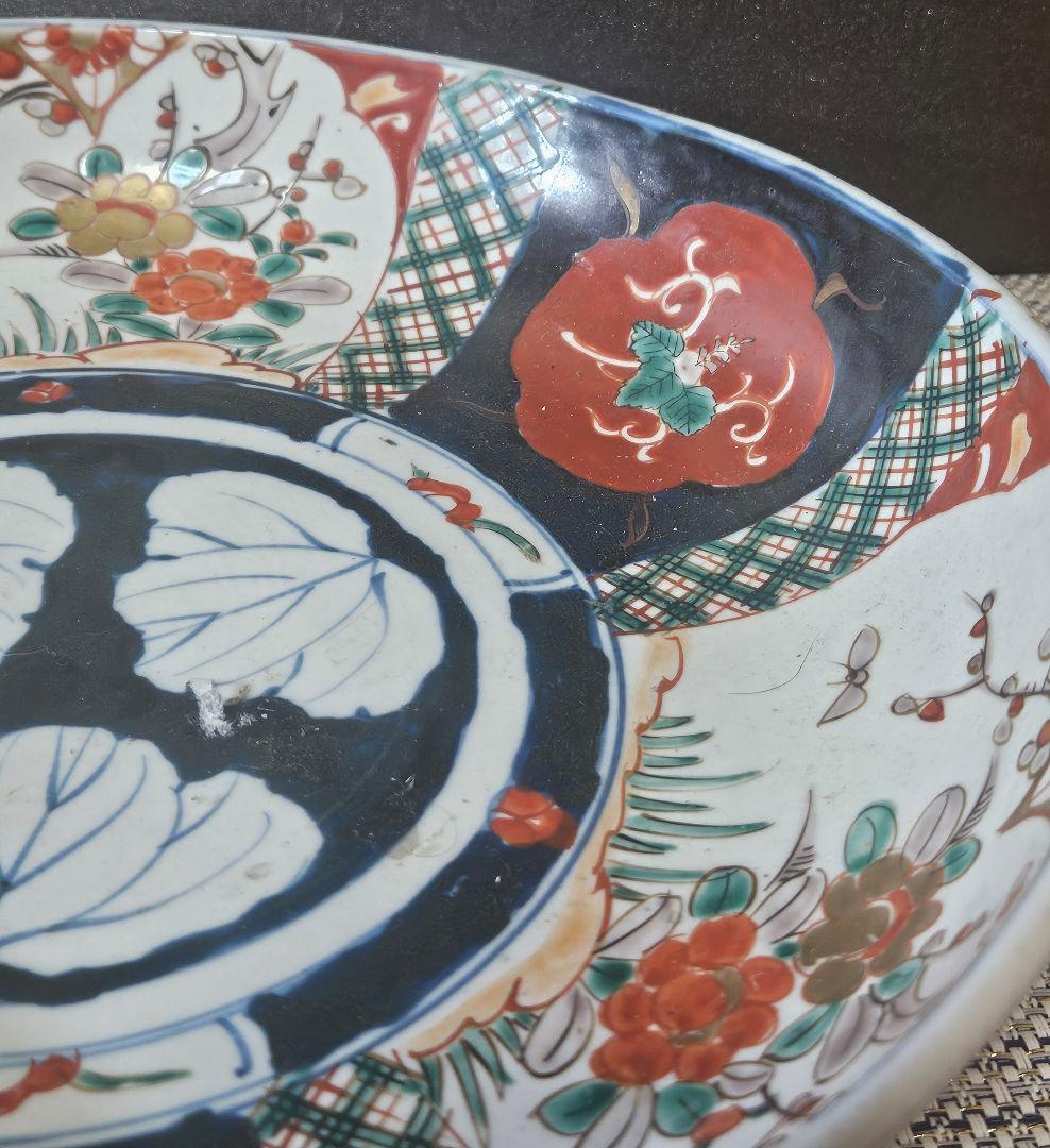 明治時代　古伊万里　花に蝶の図　市松文様　径 31.0cm　大皿　大鉢