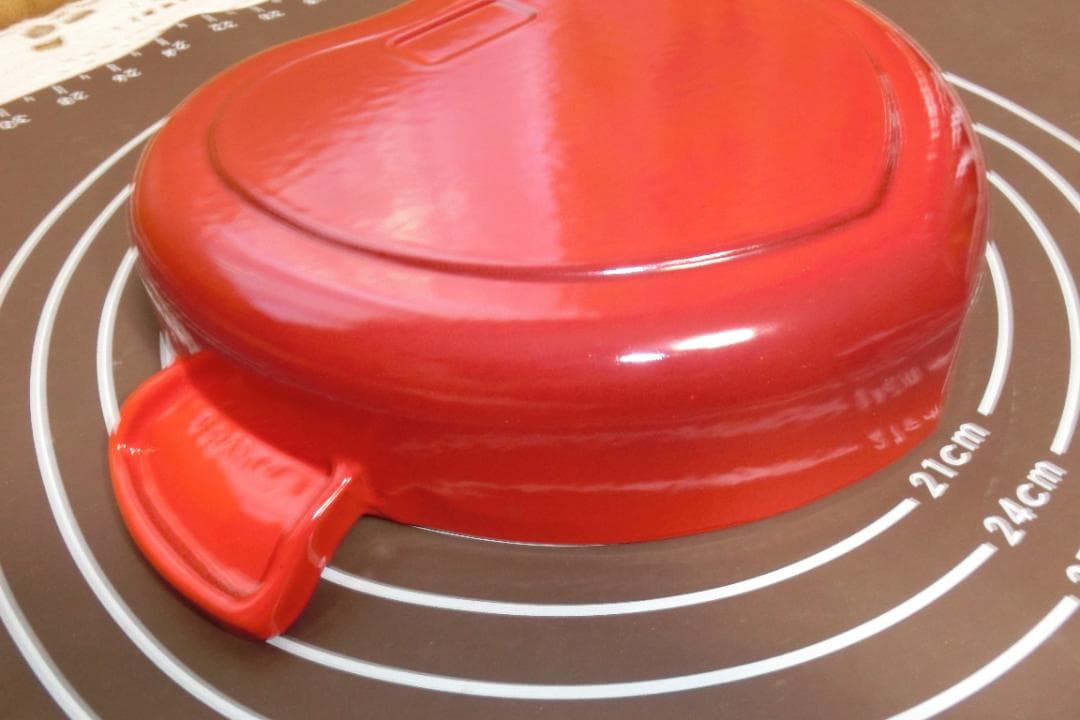 Le Creuset　直径約18ｃｍ　高さ約5ｃｍ
